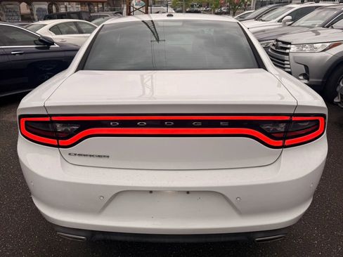 Used 2016 Dodge Charger SE w/ Popular Equipment Group RWD image 6