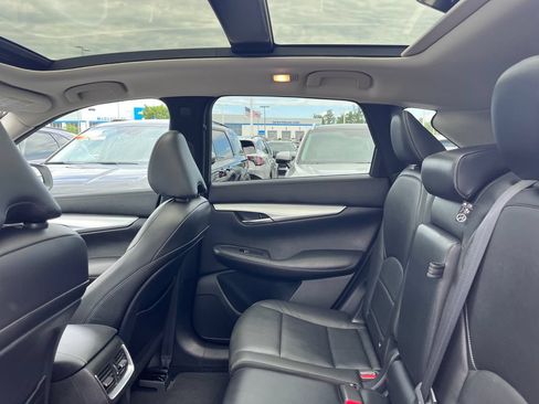 Used 2019 INFINITI QX50 Luxe w/ Protection Package FWD image 17