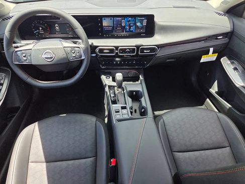 New 2026 Nissan Sentra SR w/ SR Premium Package FWD image 7