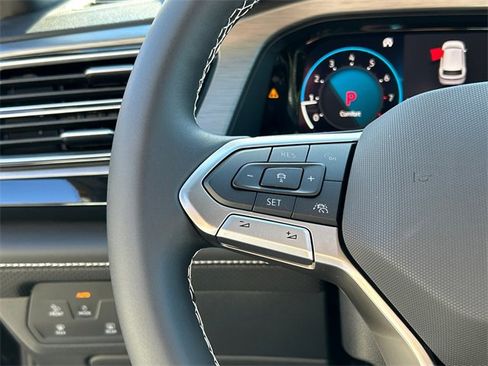 New 2026 Volkswagen Atlas Cross Sport SE image 12