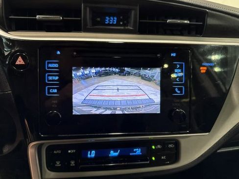 Used 2018 Toyota Corolla LE image 19