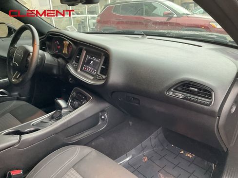 Used 2019 Dodge Challenger SXT w/ Blacktop Package image 29