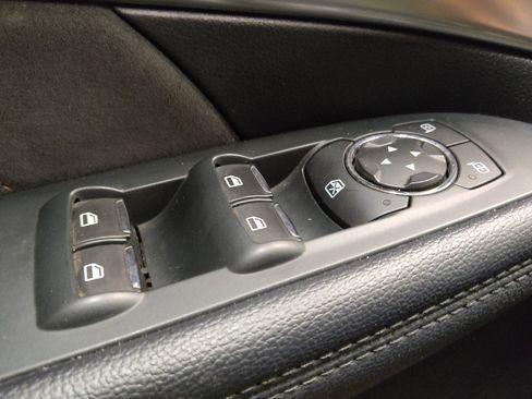 Used 2018 Ford Explorer XLT w/ Equipment Group 202A FWD image 27