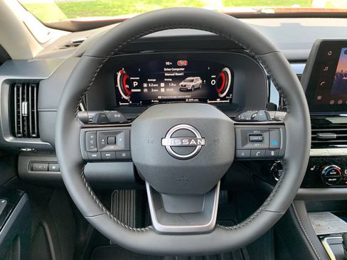 New 2026 Nissan Pathfinder SL w/ SL Premium Package FWD image 9