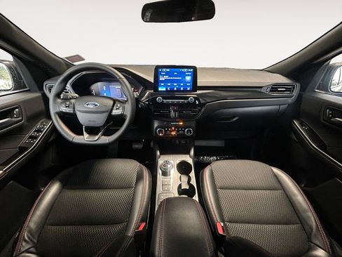 Used 2025 Ford Escape ST-Line image 13