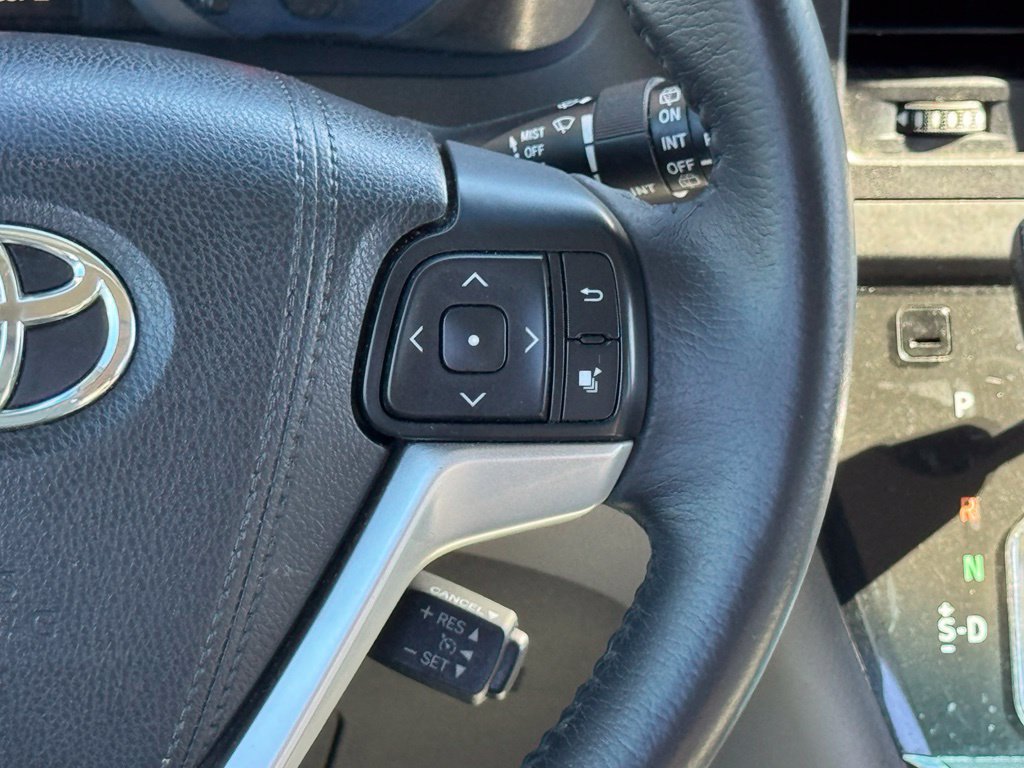 Used 2017 Toyota Sienna XLE Premium FWD image 27