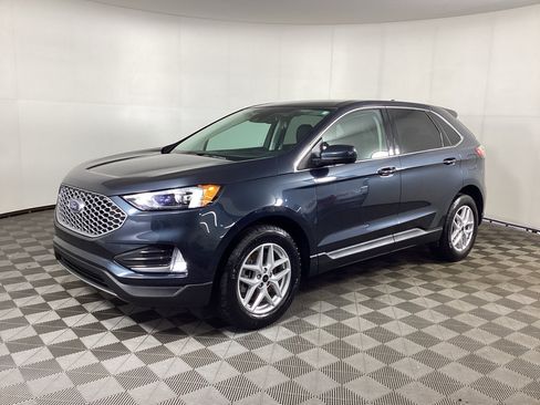 Used 2024 Ford Edge SEL w/ Convenience Package AWD/4WD image 5