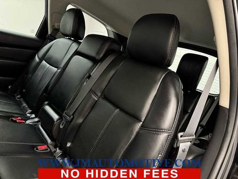 Used 2019 Nissan Pathfinder SL image 15