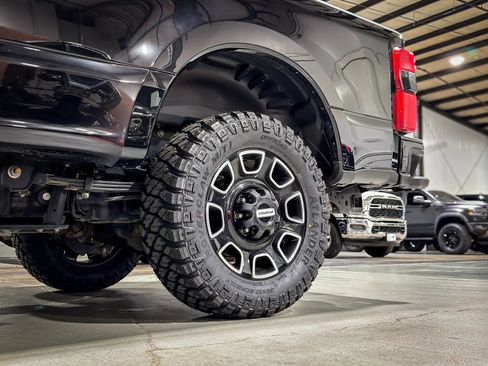 Used 2025 Ford F350 Platinum AWD/4WD image 8