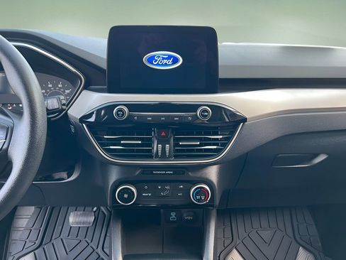 Used 2022 Ford Escape SE image 22