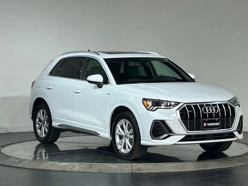 Used 2021 Audi Q3 2.0T Premium Plus w/ Premium Plus Package AWD/4WD image 2