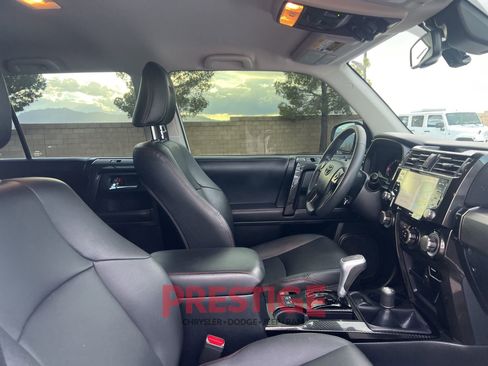 Used 2020 Toyota 4Runner TRD Off-Road Premium AWD/4WD image 23