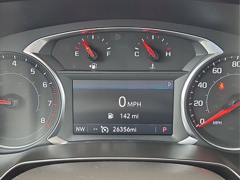 Used 2025 Chevrolet Blazer LT AWD/4WD image 23