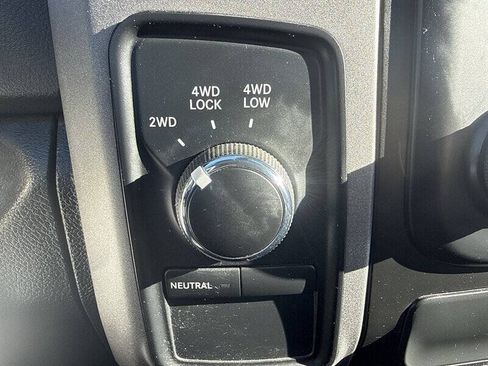 Used 2014 RAM 1500 Express AWD/4WD image 25