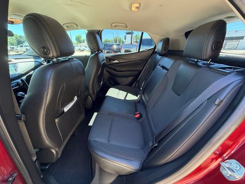Used 2023 Buick Encore GX Select w/ Sport Touring Package FWD image 5