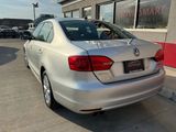 Used 2011 Volkswagen Jetta SE image 4