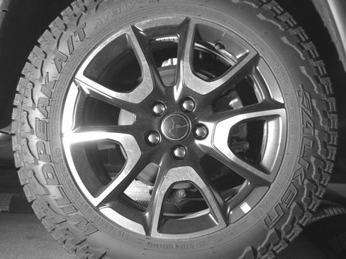 Used 2025 Jeep Compass Trailhawk AWD/4WD image 15