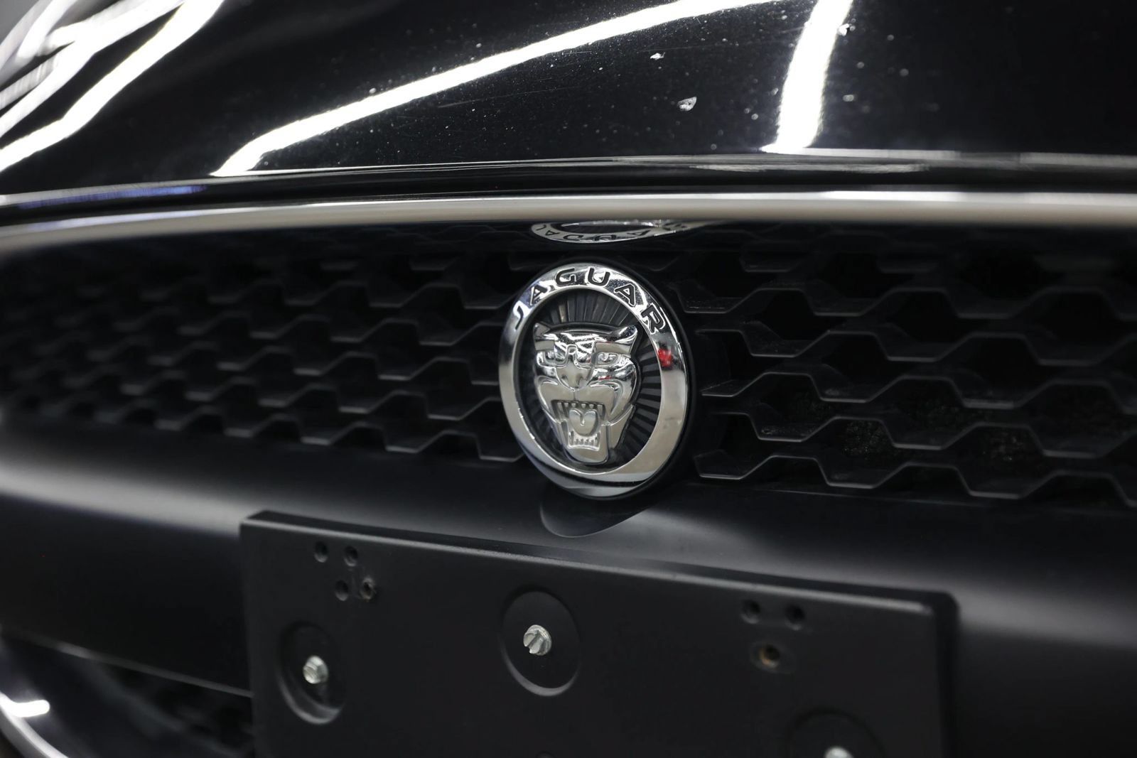 Used 2014 Jaguar F-TYPE Convertible RWD image 9