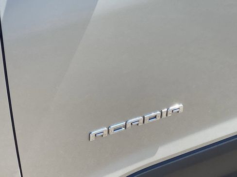 Used 2017 GMC Acadia SLE FWD image 27