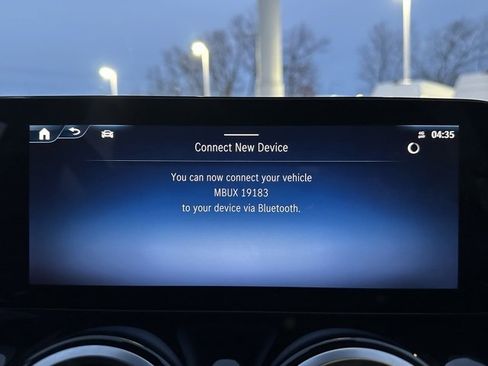 Used 2025 Mercedes-Benz GLB 250 4MATIC image 19