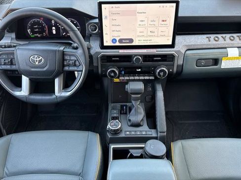Certified 2025 Toyota 4Runner Trailhunter image 18