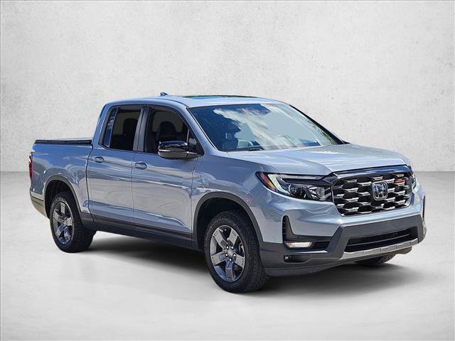 Used 2025 Honda Ridgeline TrailSport image 3