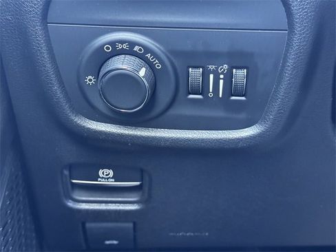 Certified 2024 Jeep Grand Cherokee L Laredo image 26