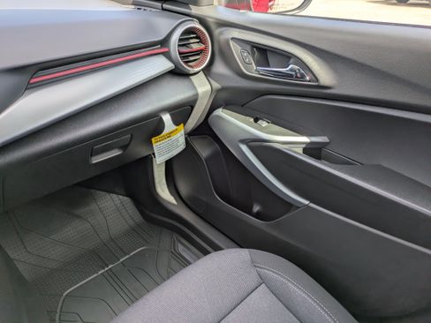 New 2026 Chevrolet Trax RS w/ Sunroof Package FWD image 10