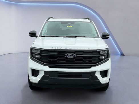 New 2026 Ford Expedition Active image 4