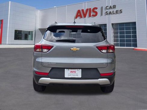 Used 2025 Chevrolet TrailBlazer LT AWD/4WD image 9