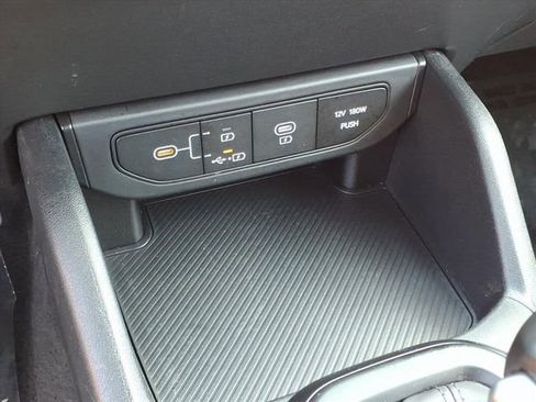 Used 2025 Kia K4 LXS image 17