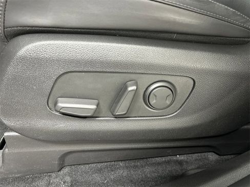 Used 2024 Kia Carnival LX image 10