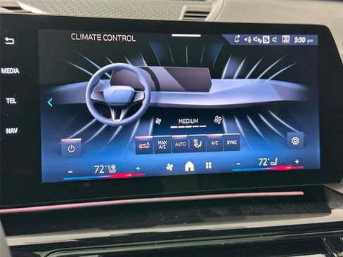 New 2026 BMW X2 xDrive28i AWD/4WD image 16