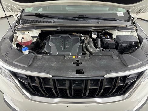 Used 2022 Kia Carnival LX image 42