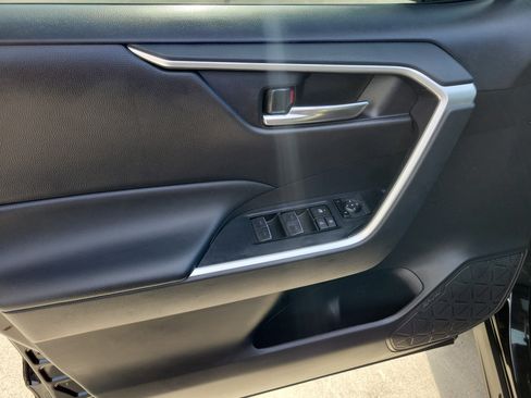 Certified 2024 Toyota RAV4 XLE w/ Convenience Package FWD image 21