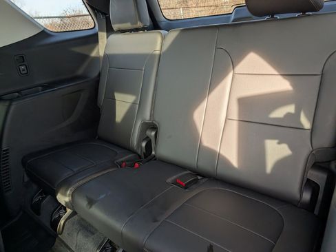 Certified 2021 Chevrolet Traverse LT w/ LT Premium Package image 25