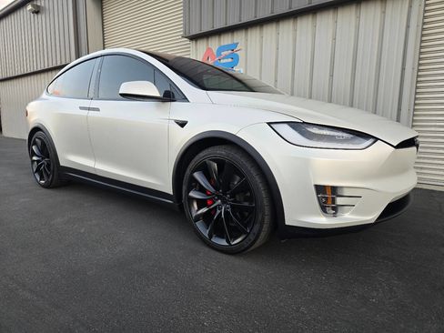 Used 2021 Tesla Model X Performance image 12