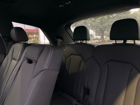 Used 2025 Audi Q7 2.0T Premium w/ Convenience Package image 24