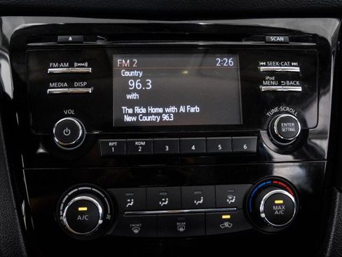 Used 2017 Nissan Rogue S FWD image 20