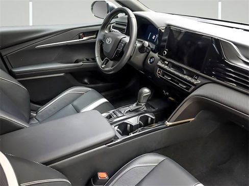 Certified 2025 Toyota Camry SE image 25