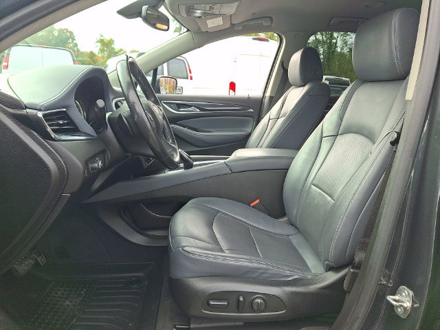 Used 2020 Buick Enclave Essence AWD/4WD image 2
