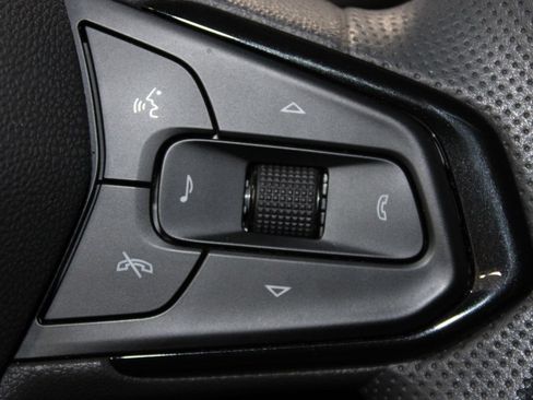 Used 2025 Chevrolet TrailBlazer LS w/ LS Convenience Package FWD image 19