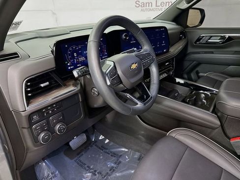 Used 2025 Chevrolet Tahoe Premier AWD/4WD image 10