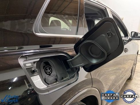 Used 2024 Audi Q4 e-tron Premium image 89