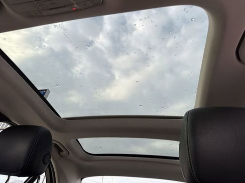 Used 2020 Mercedes-Benz C 300 4MATIC Sedan image 23