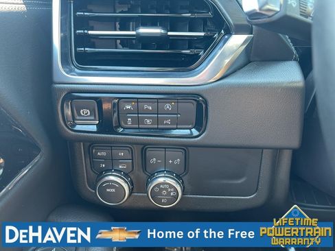 Used 2025 GMC Yukon XL Denali AWD/4WD image 19