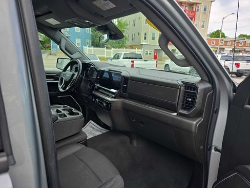 Used 2023 Chevrolet Silverado 1500 LT AWD/4WD image 15