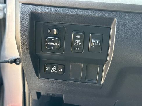 Used 2015 Toyota Tundra SR5 AWD/4WD image 27