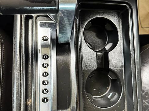 Used 2005 HUMMER H2 SUT w/ Preferred Equipment Group AWD/4WD image 30