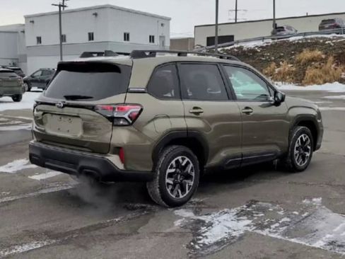 Certified 2025 Subaru Forester Premium image 8